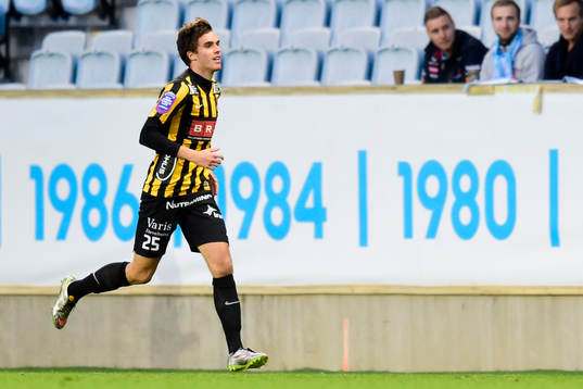 1 Häckens Egzon Binaku jublar