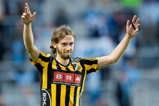 Häckens Simon Sandberg jublar