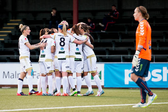 Rosengårds spelare jublar