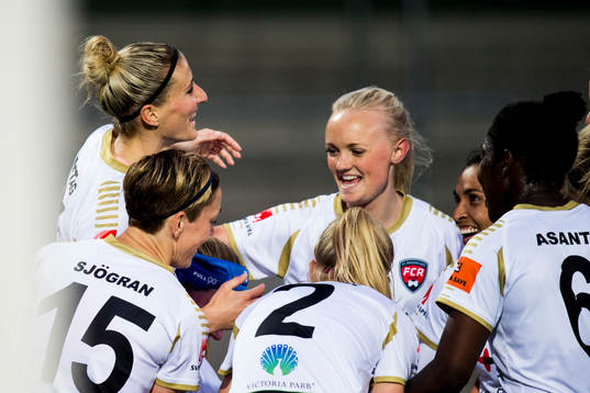 Rosengårds Anja Mittag jublar med sina lagkamrater