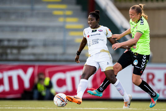 Rosengårds Anita Asante och Kristianstads Gudny Björk