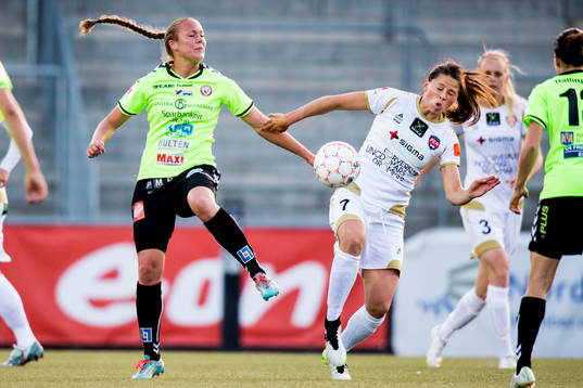 Kristianstads Therese Ivarsson och Rosengårds Sara Björk