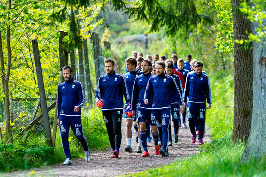 Laget med Hjalmar Jonsson, målvakt John Alvbåge och Adam
