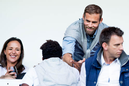Olof Mellberg och tennisproffset Elias Ymer på läktarplats