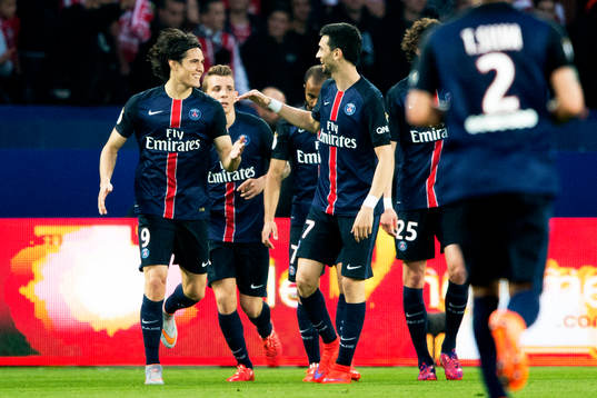 s Edinson Cavani jublar