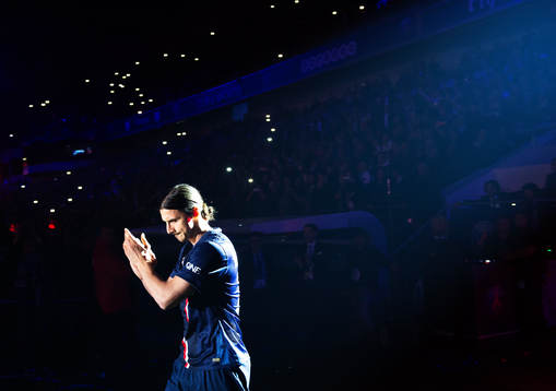 s Zlatan Ibrahimovic på väg till medaljceremonin