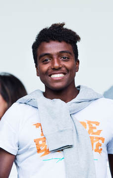 Tennisspelaren Elias Ymer på fotbollsmatchen i Ligue 1