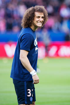 s David Luiz värmer upp