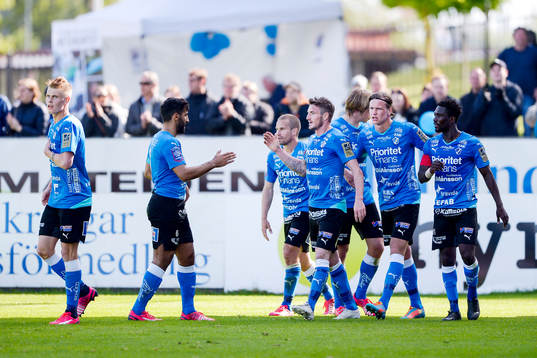 Halmstads spelare jublar