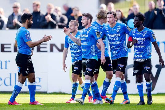 Halmstads spelare jublar