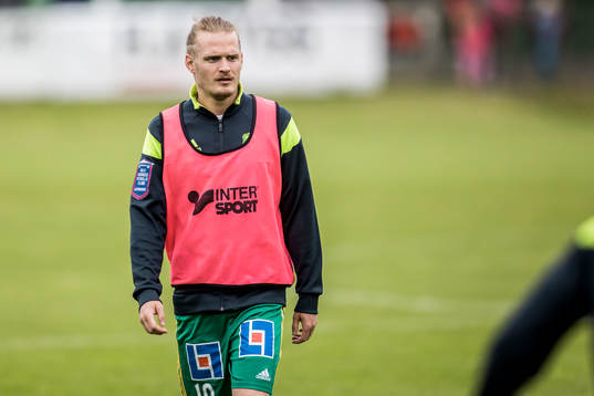 Ljungskiles Jonas Lindberg  värmer upp
