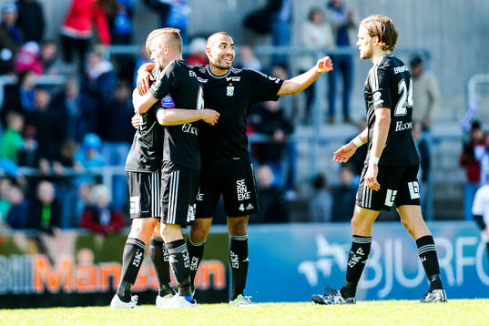 IFK Göteborgs spelare jublar