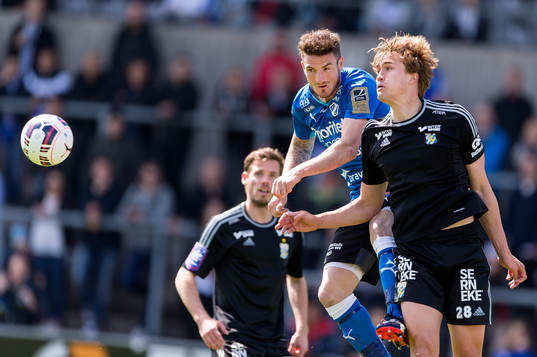 Halmstads James Keene och IFK Göteborgs Thomas Rogne