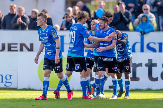 Halmstads spelare jublar