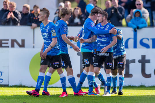 Halmstads spelare jublar