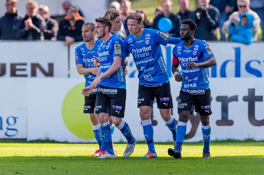 Halmstads spelare jublar