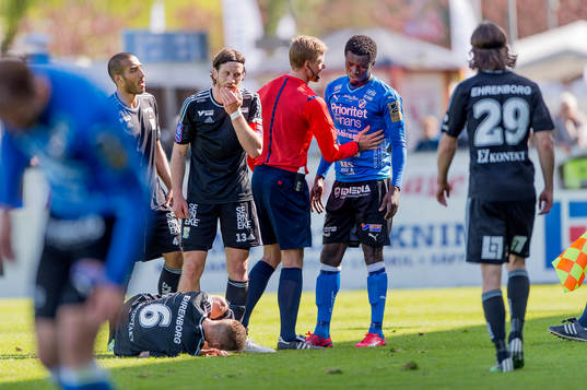 Halmstads Kwame Karikari blir varnad