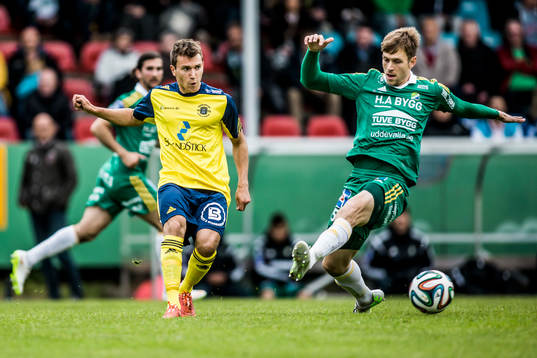 Ängelholms Mikael Mocevic Baggner skjuter förbi