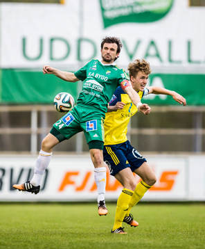 Ljungskiles Aleksandar Kitic (v) och Ängelholms Erik