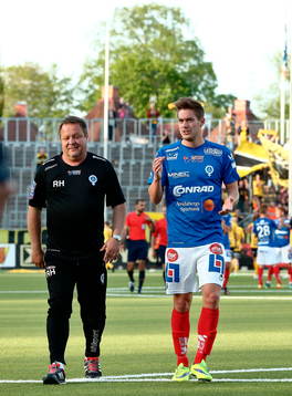 Åtvidabergs tränare Roar Hansen och Victor Sköld