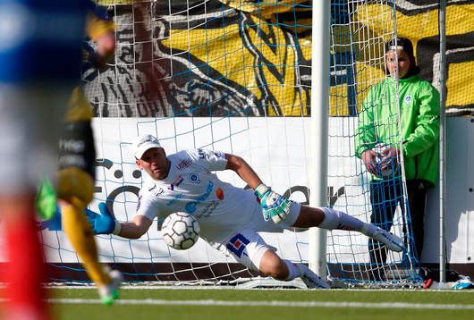 Räddning av Åtvidabergs målvakt Henrik Gustavsson