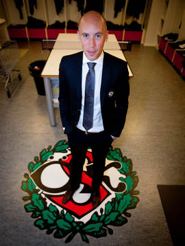s VD Simon Åström i Örebros omklädningsrum