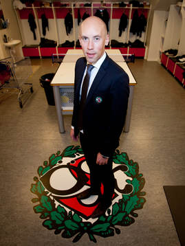 s VD Simon Åström i Örebros omklädningsrum