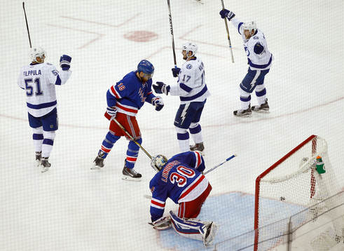 Tampa Bay Lightning Valtteri Filppula (L) celebrates with