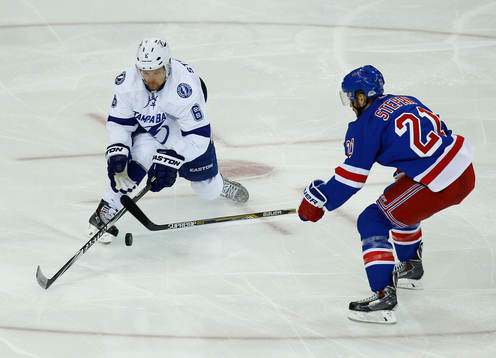 New York Rangers Derek Stepan (R) and Tampa Bay Lightning