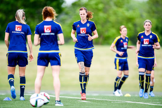 Bläddra bland fler bilder av Fotboll, Dam, VM, Sverige, Träning