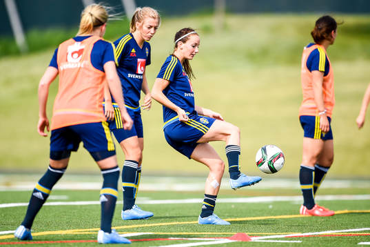 Sveriges Kosovare Asllani