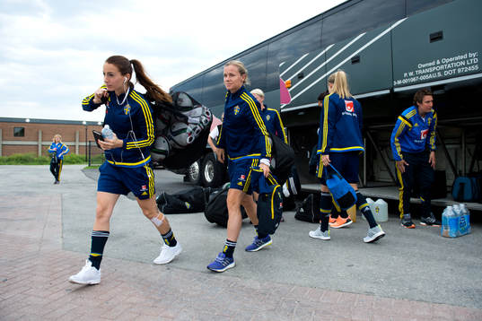 Sveriges Kosovare Asllani och Sara Thunebro