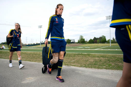 Sveriges Kosovare Asllani och Lotta Schelin