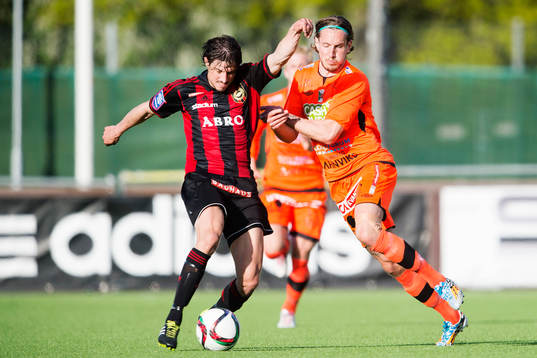 Brommapojkarnas Gabriel Petrovic och Varbergs David