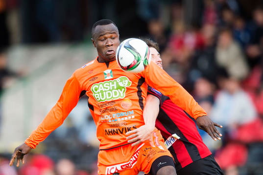 Varbergs Nsima Peter och Brommapojkarnas Gabriel Petrovic