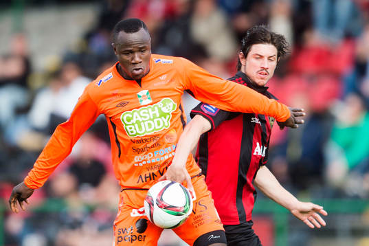 Varbergs Nsima Peter och Brommapojkarnas Gabriel Petrovic