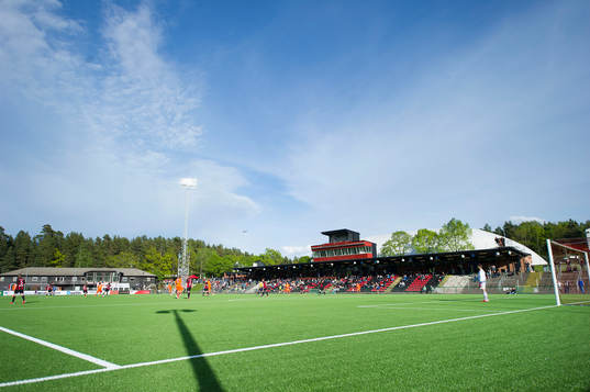 693 åskådare följer spelet på Grimsta IP