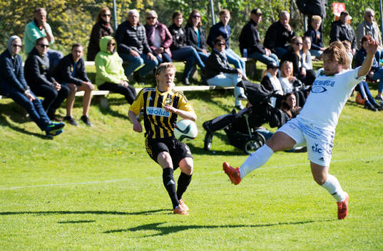 IFK Hässleholms  Philip Bengtsson i matchen i division 2