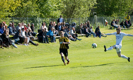 IFK Hässleholms  Philip Bengtsson i matchen i division 2