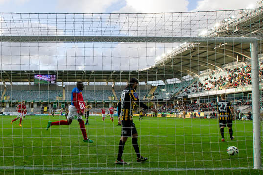 Falkenbergs Hakeem Araba jublar