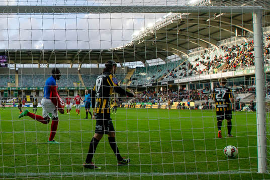 Falkenbergs Hakeem Araba jublar