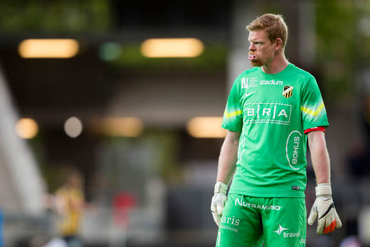 Häckens målvakt Christoffer Källqvist deppar