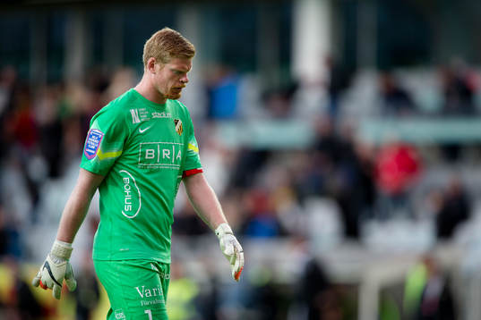 Häckens målvakt Christoffer Källqvist deppar