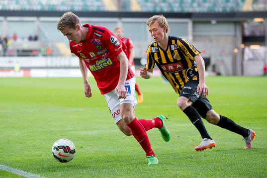 Falkenbergs Adam Eriksson steget före Häckens Joel