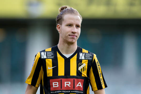 Häckens Samuel Gustafson innan fotbollsmatchen i