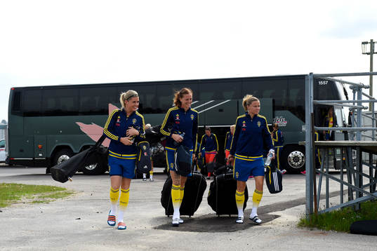 Olivia Schough, Lotta Schelin och Sara Thunebro kommer till