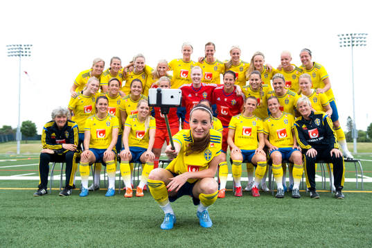 Bläddra bland fler bilder av Fotboll, Dam, VM, Sverige, Träning