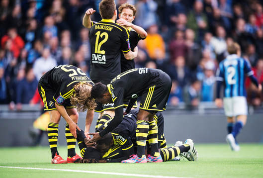 AIK-spelare jublar