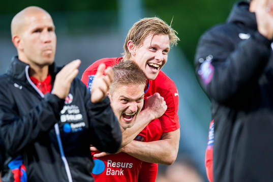 Helsingborgs Emil Krafth jublar med Johan Mårtensson