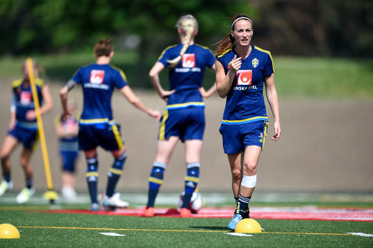Sveriges Kosovare Asllani